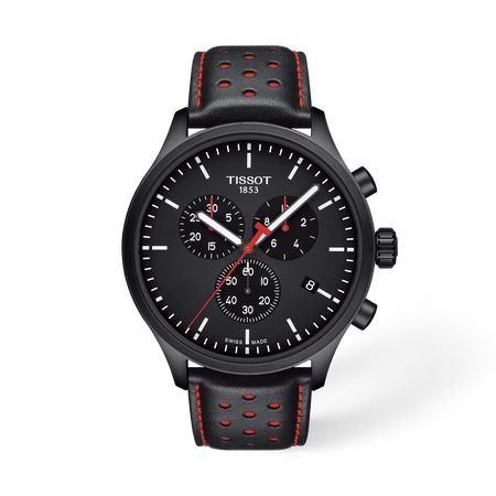 Vue de face de la montre Tissot Chrono XL Swiss Basketball avec ombre