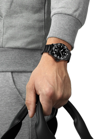 Simulation of the watch Tissot Seastar 1000 40mm on a wrist