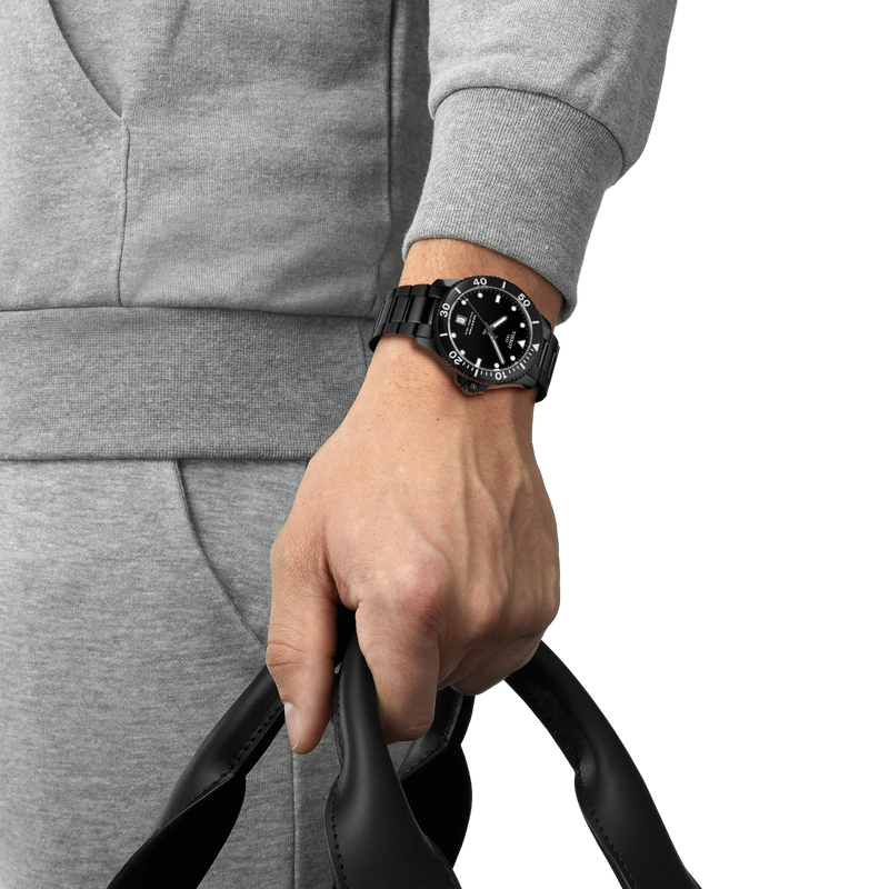Simulation of the watch Tissot Seastar 1000 40mm on a wrist
