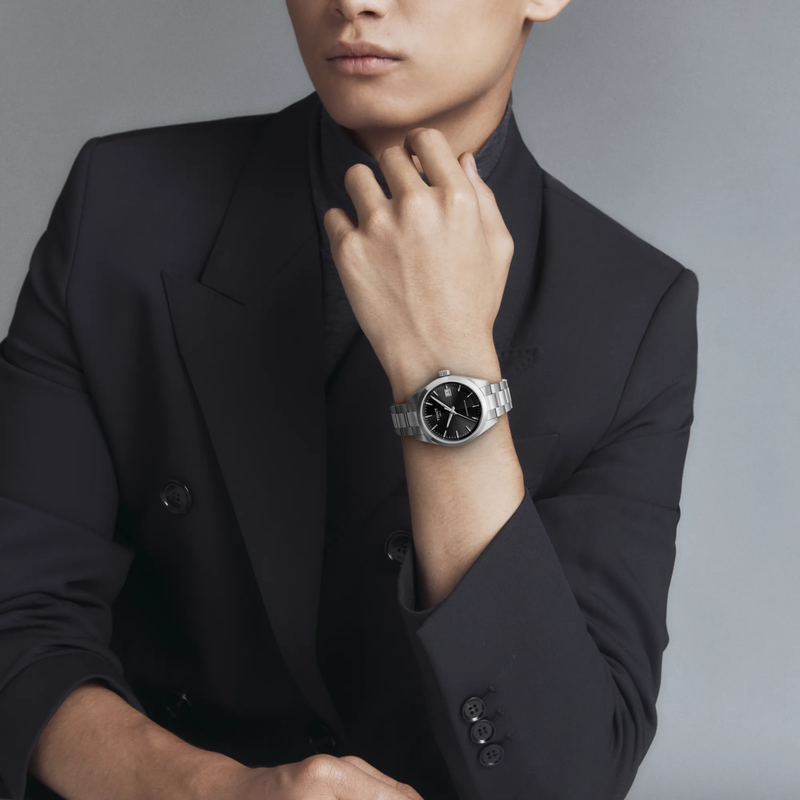 Simulation of the watch Tissot Gentleman 38mm on a wrist