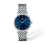 Vorderansicht der Uhr Tissot Everytime 34mm mit Schatten