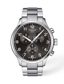 มุมมองด้านหน้าของนาฬิกา Tissot Chrono XL Classic พร้อมเงา