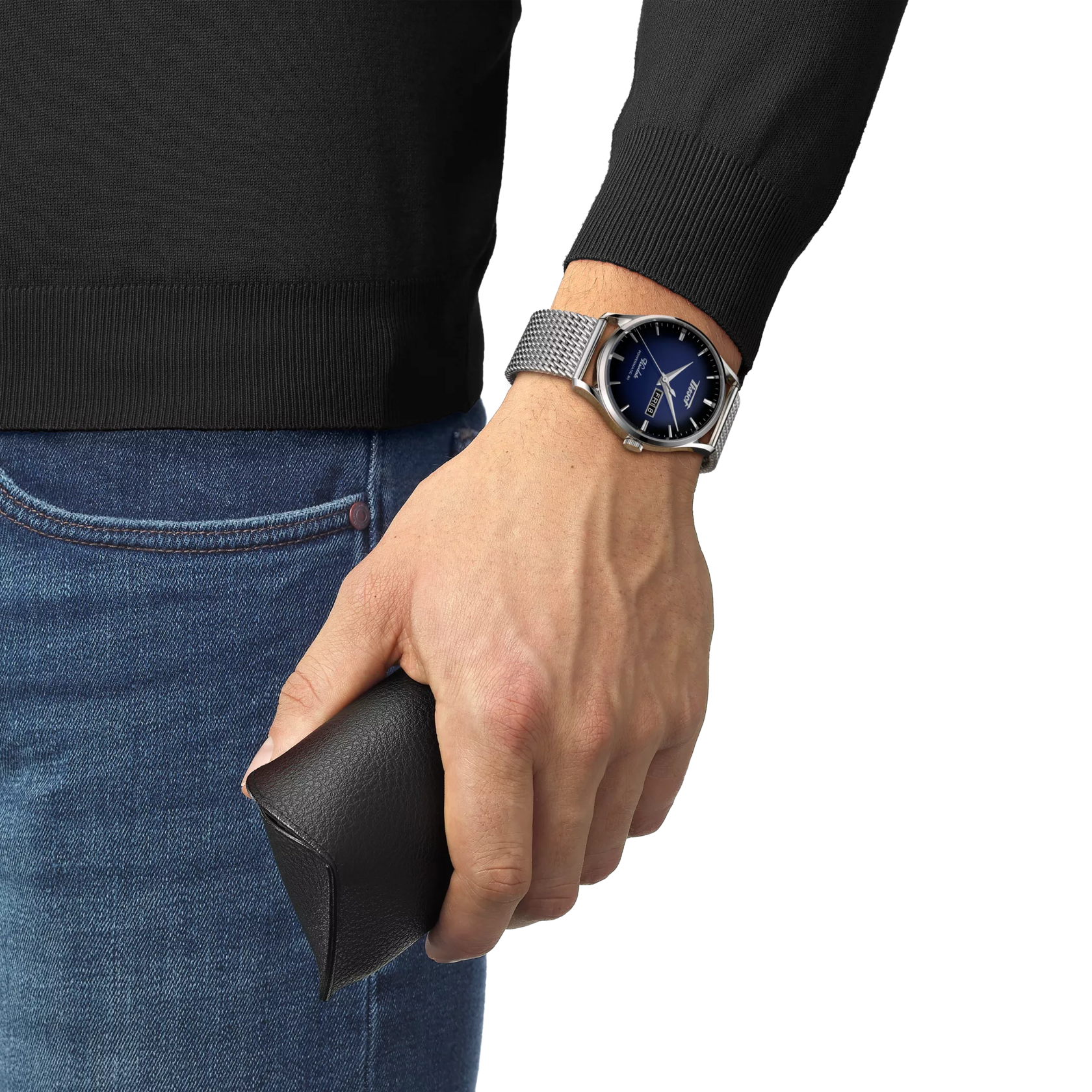 Simulation of the watch Tissot Heritage Visodate Powermatic 80 on a wrist