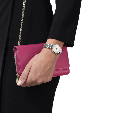 Simulation of the watch Tissot Desir 28mm on a wrist