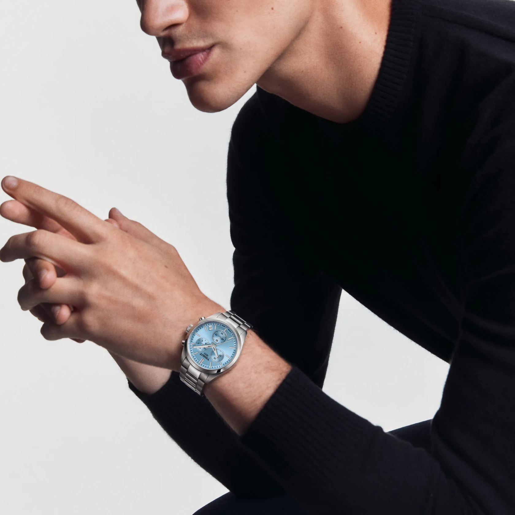Simulation of the watch Tissot PR 100 40mm on a wrist