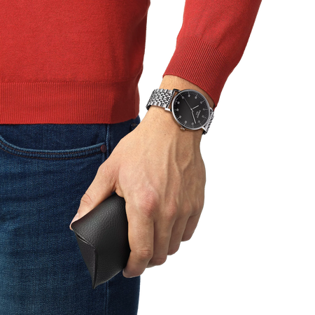 Simulation of the watch Tissot Everytime 42mm on a wrist