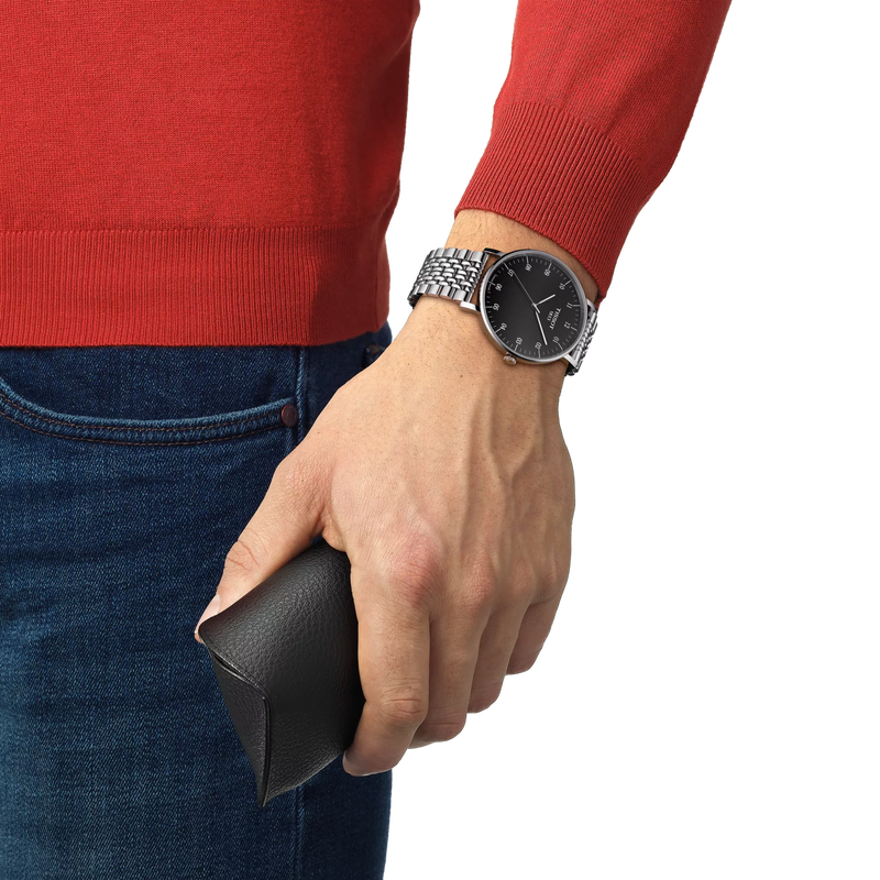 Simulation of the watch Tissot Everytime 42mm on a wrist