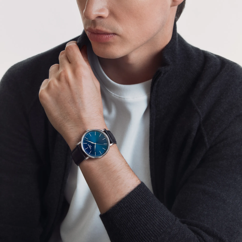 Simulation of the watch Tissot Everytime 40mm on a wrist