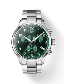 그림자가 있는 티쏘 크로노 XL 클래식 시계의 전면 보기