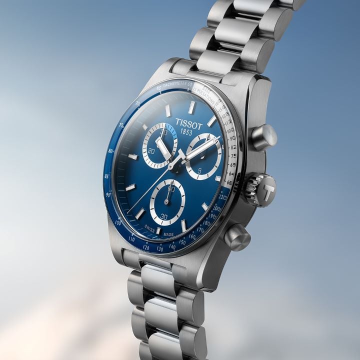 Close up of the blue quartz variant of the Tissot PR516