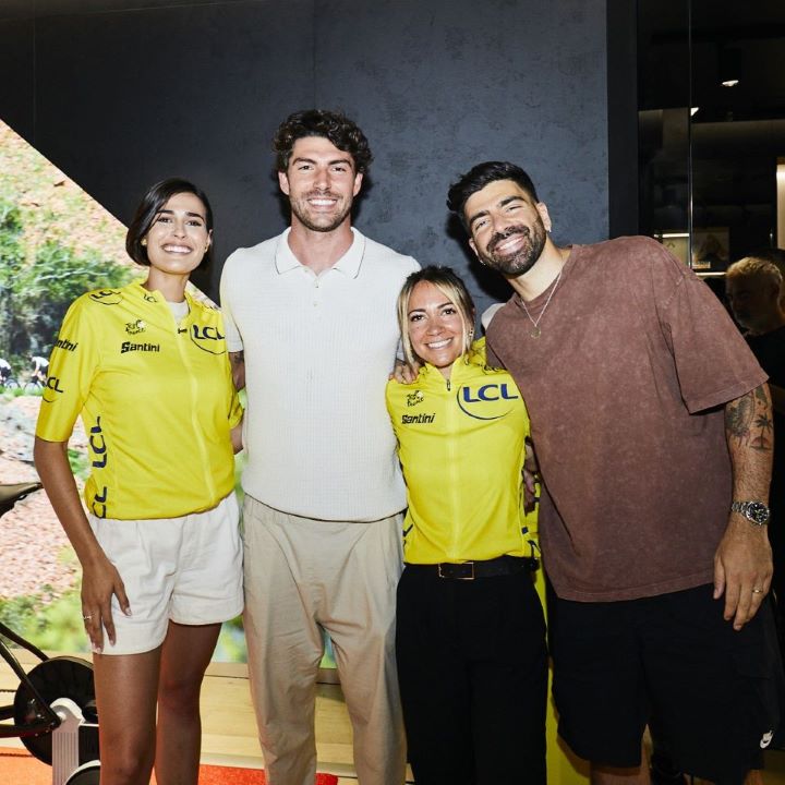 Alice Sabatini, Gianluca Gazzoli, Elisa Scarlatta e Ignazio Moser posano insieme all'inaugurazione della boutique Tissot di Firenze.