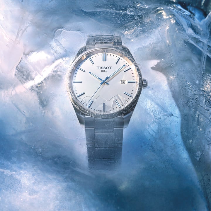 Die Tissot PR 100 Jungfraubahn Sonderedition hinter Eis