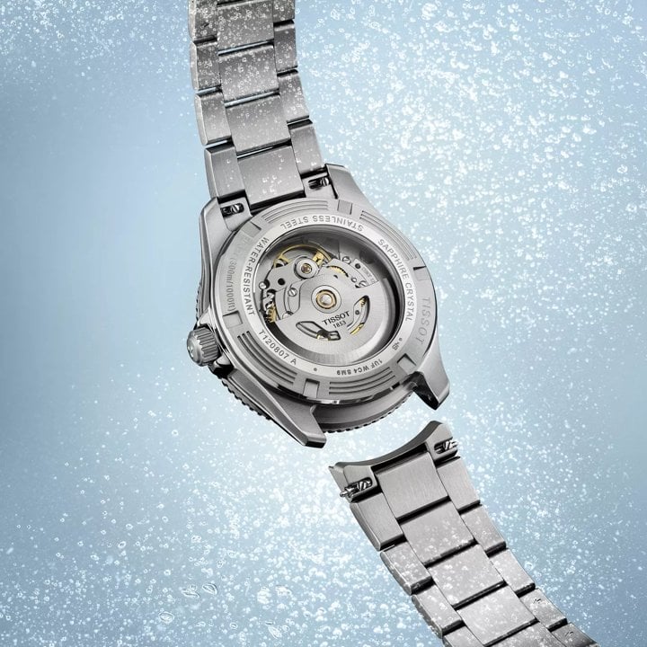 Przykład wizualny systemu szybkiej wymiany pask&oacute;w dostępnego w modelach Tissot Seastar 1000 Powermatic 80 40mm.